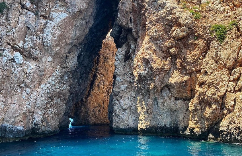 Boat tour to Adrasan Suluada island with turquoise water