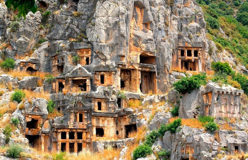 Demre, Myra ve Kekova Adası'nın tarihi kentleri, Likya efsaneleri ve batık şehir.